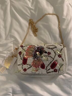 Beaded White Floral Hummingbird Sequin Crossbody Bag with Gold Chain